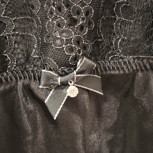 Flora Slip - Picture 5 of 6